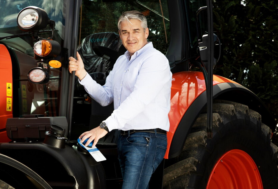 Kjetil Nilsson er daglig leder i Nellemann Machinery AS, og han bidrar til at Petter Pilgaard kommer i gang med eget firma.