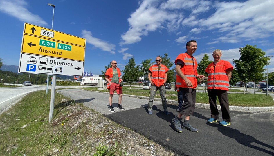 Statens vegvesen E39 Ålesund Molde er godt i gang med planleggingen av ny E39 fra Ålesund til Molde. Anleggsansvarlig E39 Ålesund Molde, Arild Gjerde, prosjektdirektør Ove Nesje Statens vegvesen, Utbygging midt, planleggingsleder Breivika-Ørskogfjellet, Tone Hammer, NTP -rute ansvarlig Møre og Romsdal, Andre Moltubakk og prosjektleder Harald Inge Johnsen Statens vegvesen, E39 Ålesund-Molde var denne uken på befaring av strekningen.