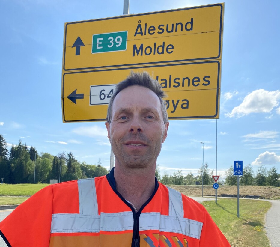 Statens vegvesen og prosjektleder Harald Inge Johnsen har valgt en kontraktsstrategi for E39 Ålesund-Molde som passer for store og små entreprenører og underleverandører.