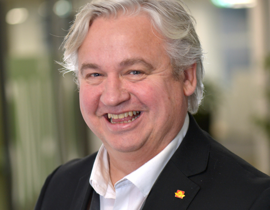 Utbyggingsdirektør Kjell Inge Davik sier Statens vegvesen har en kontraktsstrategi som sikrer god deltakelse fra norske entreprenører.