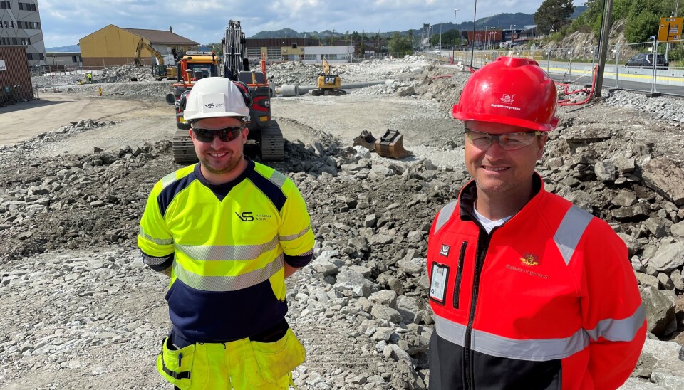 Byggeleder Allan Emil Nyheim i Statens vegvesen (til høyre), og anleggsleder Glenn Minde fra hovedentreprenør Vassbakk & Stol.