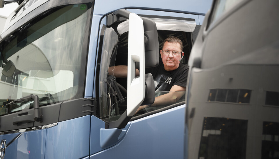 NÆR: I nesten en måned uker kunne Roger Karlsen å måtte levere den gamle krokbilen uten å få skilter på den nye.