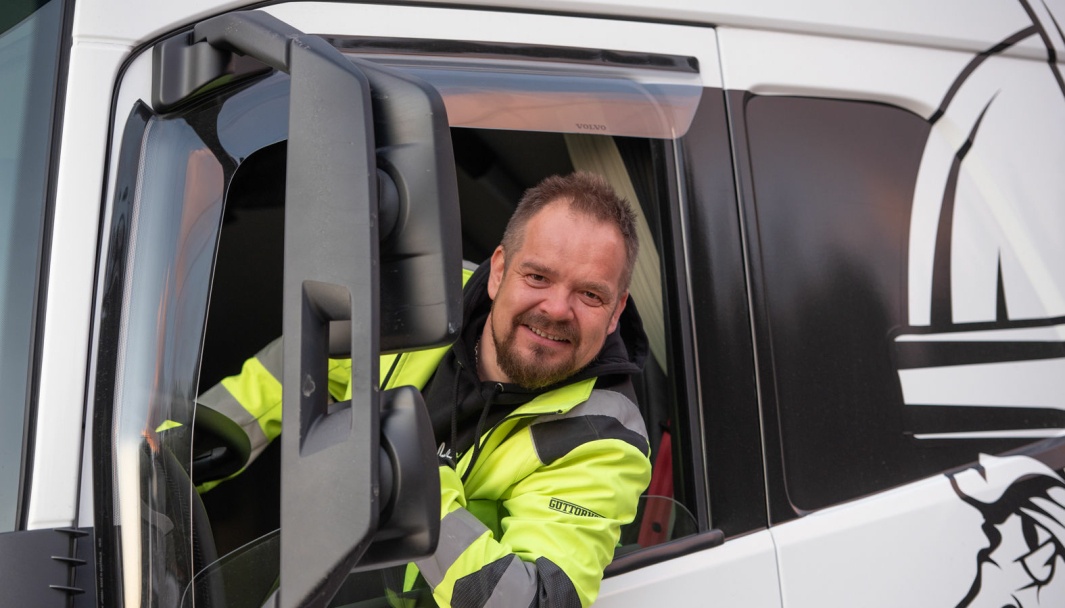 LAVEST FORBRUK: – Nå er det Volvo I-save-modellene våre som går med det laveste forbruket, forteller Jørn Guttormsen.