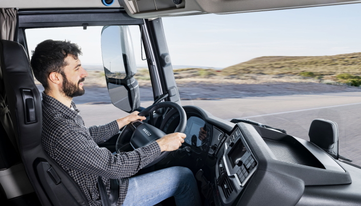 EN VENN: Ved hjelp av Alexa og det nye sjåførsamfunnet kan føreren kommunisere med andre sjåfører i nærheten eller langs ruten.