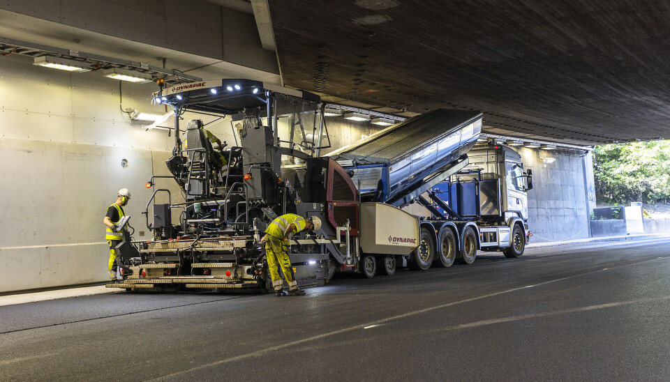 Det er lagt 22.500 kvadratmeter ny asfalt i hele tunnelen.