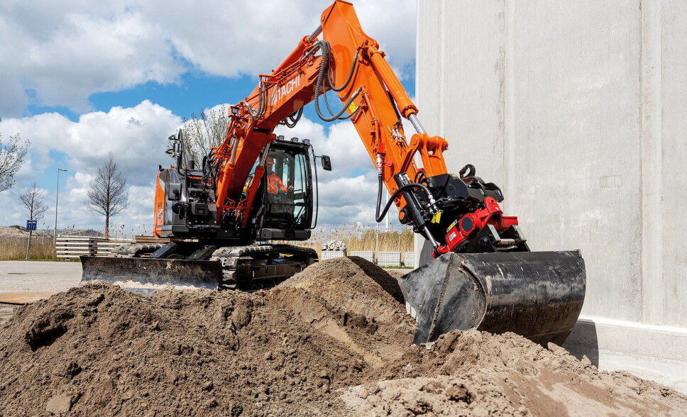 KORTHEKK: Nasta venter seg mye av de nye Hitachi 7-serie midi-maskinene, og særlig korthekkversjonen ZX135US-7. Foto: Hitachi