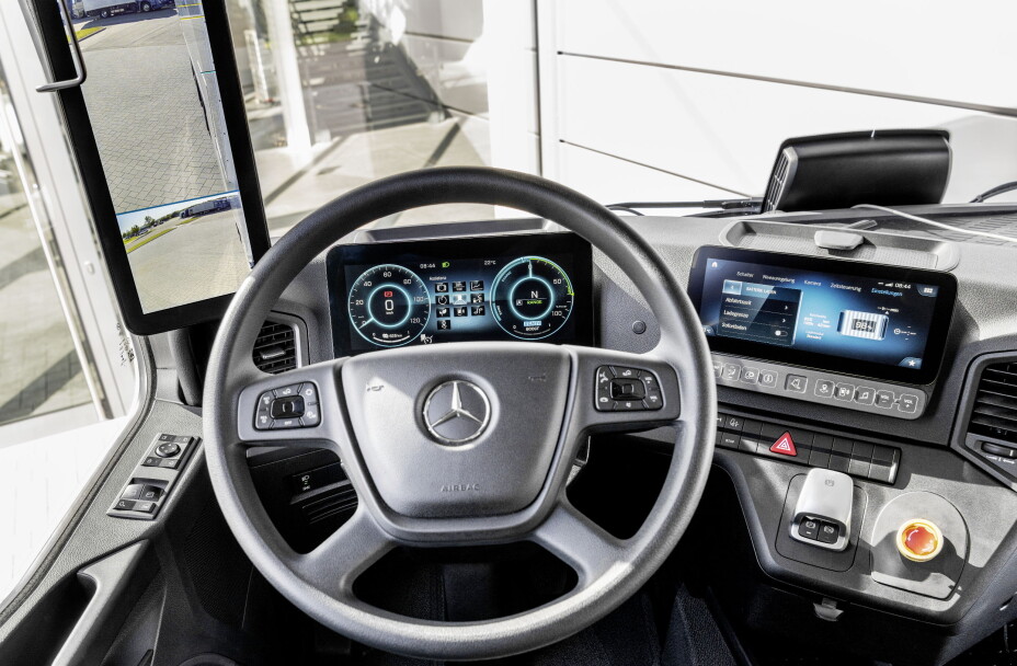 INTERIØRET: eActros får den digitale cockpiten fra Mercedes sammen med speilkamera som standard.