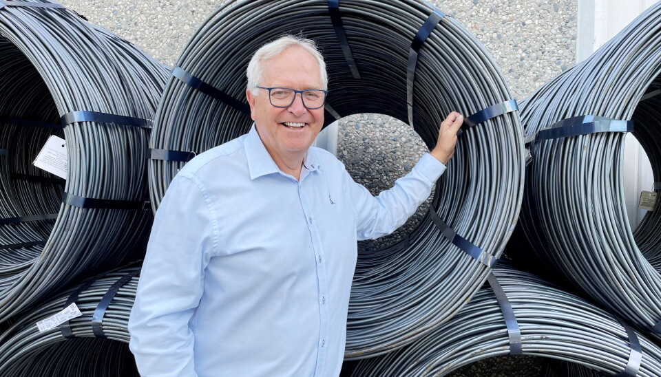 NYE PRODUKTER: Key Account Manager Tom Petter Olsen i Nøsted & har en nyhet før vintersesongen. Foto: Nøsted &
