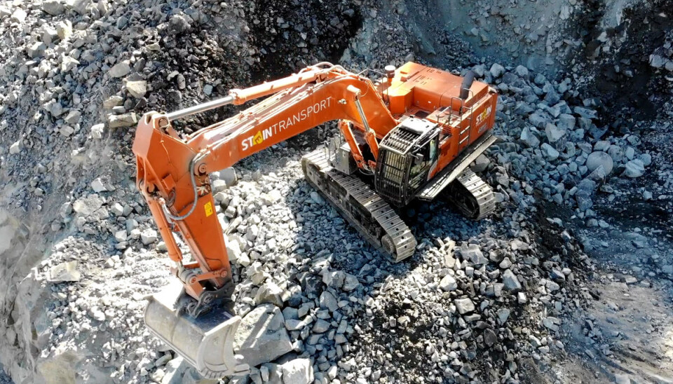 Hitachi ZX690LCR-7-en hos Steintransport, var den første i Norge. Nå er det gått over 1000 timer.