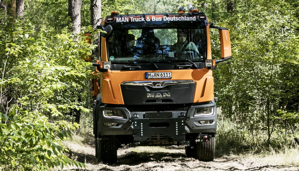 TGM 4x4: En liten praktisk bil typisk for kommunal drift. Den drar seg godt gjennom både sand og mer typisk skogsterreng.