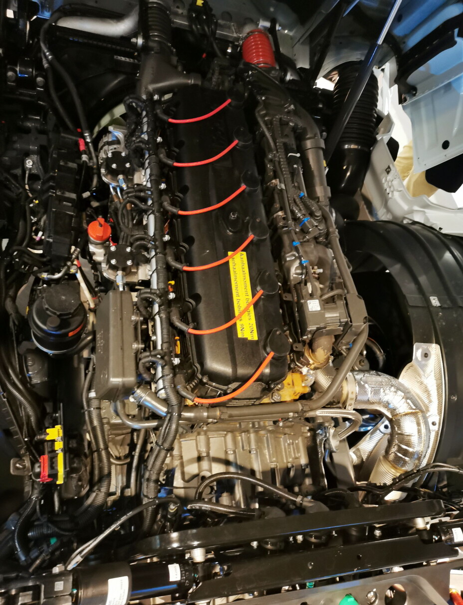 TENNPLUGGER: For å benytte hydrogen som energikilde i en forbrenningsmotor må det en elektrisk tenning til.