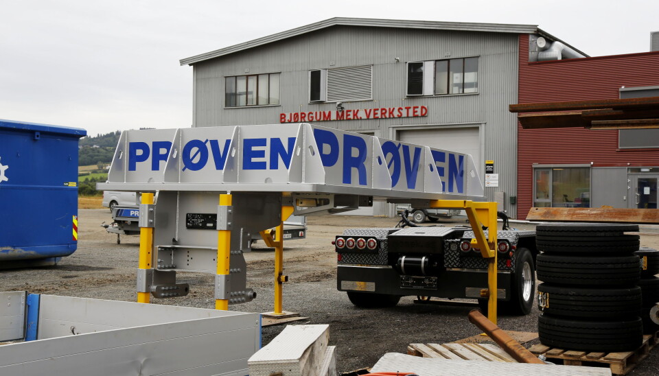 SPESIALBEDRIFT: Prøven Transport holder til langs E6 like sør for Trondheim. Foto: Klaus Eriksen