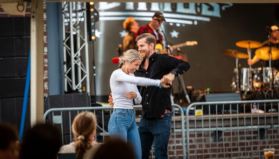 Bandet Hardhaus spilte dansbar musikk til glede for dem som svingte seg på dansegolvet.