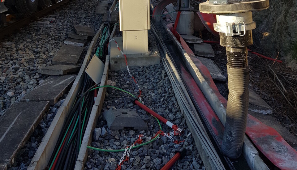 SKÅNSOMT: Det er enklere å komme til og fjerne løsmasser der det er trangt og ligger mye infrastruktur i bakken. Foto: Privat.