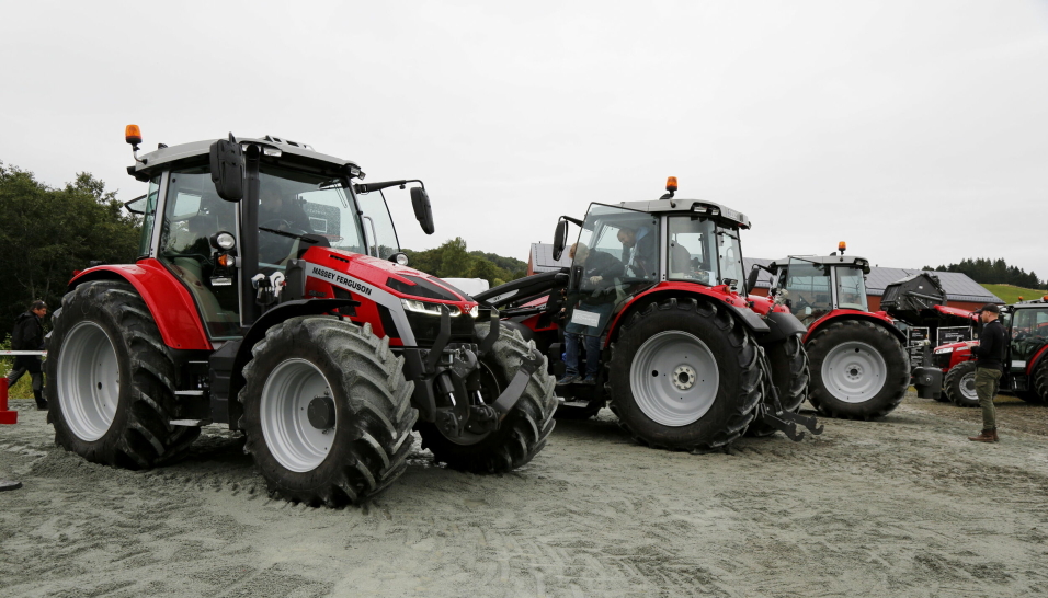 BESTSELGERNE: 5S er bestselgeren blant Massey Ferguson-modellene, og Rustad drister seg til å spå at denne vil bli den mest solgte modellen i Norge uansett merke. Foto: Klaus Eriksen