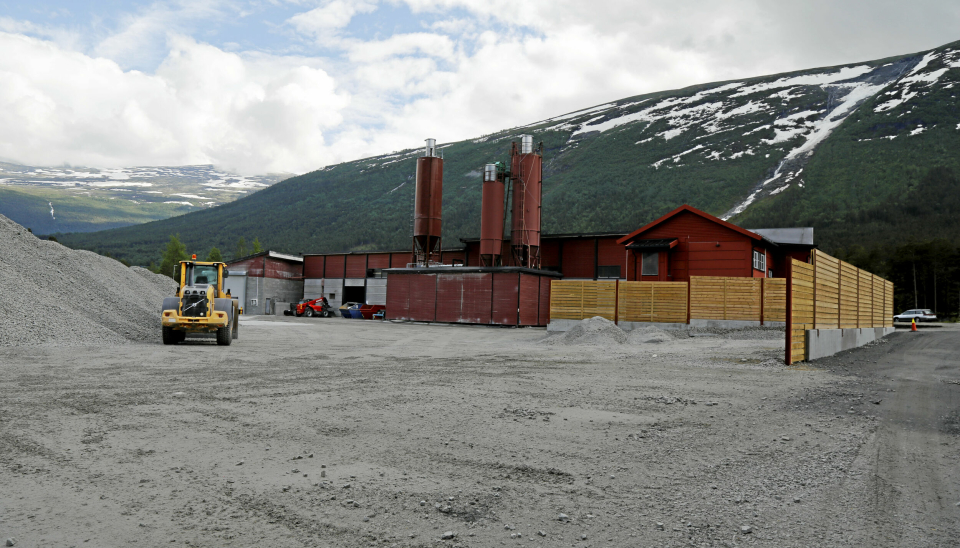 KJØPT OPP: Glasopor fra norske til finske hender. Dette er fabrikken i Skjåk. Foto: Klaus Eriksen