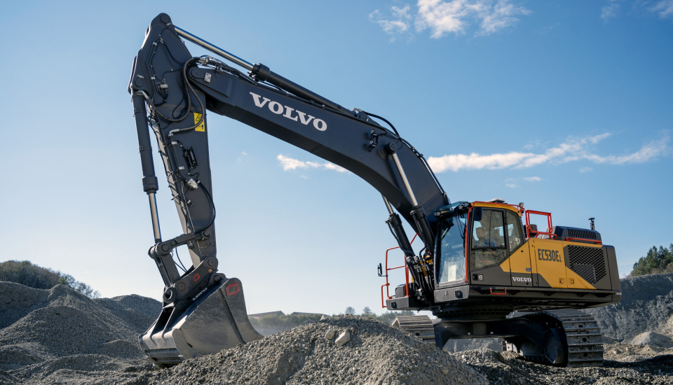 GROVERE: Det er blitt mer stål, sterkere motor, større hydraulikkpumper i Volvos nye 50-tonner.
