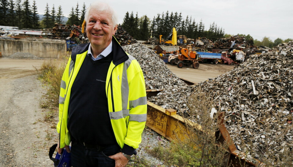 BLANK I ØYNENE: Denne Brøyt-maskinen fra 60-tallet sto klar til hugging da A&T traff Olav Hauknes hos Hellik Teigen i september. Hauknes startet karrieren med Brøyt-maskiner. Foto: Klaus Eriksen