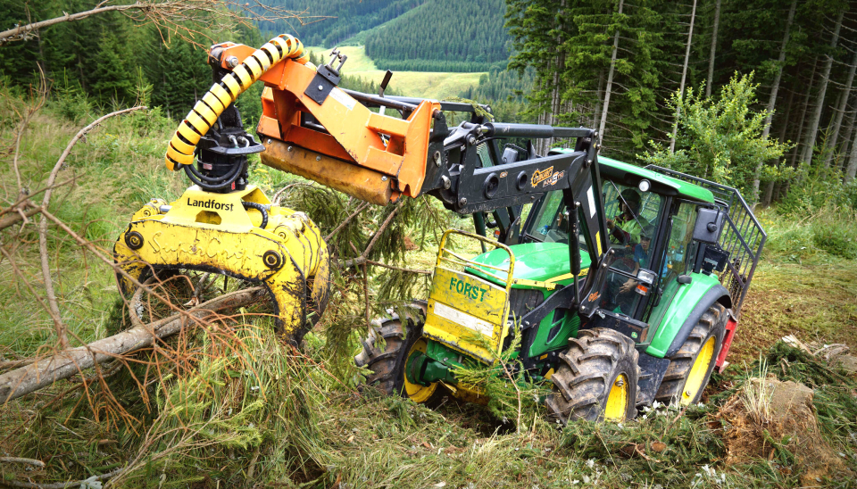 Nokian TR Forest 2 er et forbedret traktordekk for bruk i skogen på lette og mellomstore traktorer.
