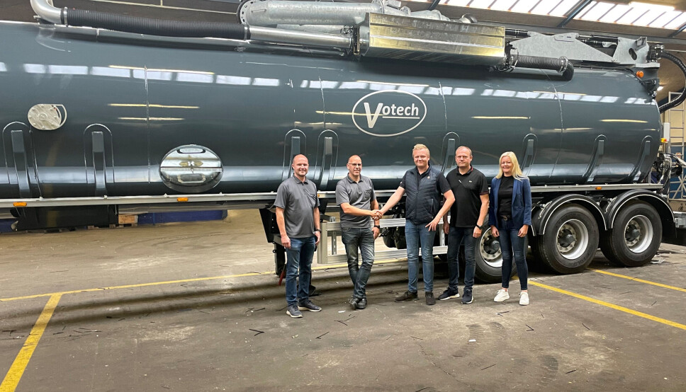 Fra venstre: Per Larsen (CEO Votech), Lars Nygaard (selger Votech), John Magne Øgreid (salg og produktsjef ÅLS), John Inge Øgreid (daglig leder ÅLS) og Anniken Øgreid (økonomi ÅLS).