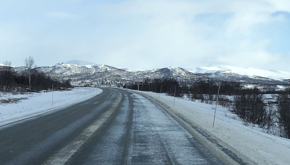 Testing av brøytestikker langs E6 Dovrefjell.