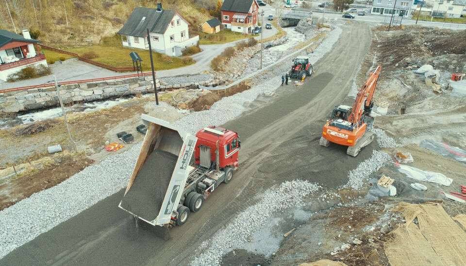 Hole Maskiner AS søker gravemaskinsjåfør