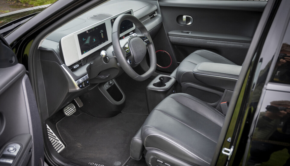 ROMSLIG: Det er kjempegod plass foran i Hyundai Ioniq5