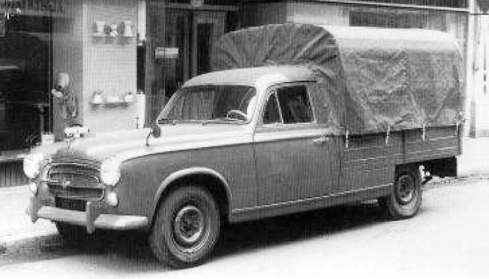 65 HK: Med 65 hester under panseret var Peugeot 403 blitt et riktig så nyttig kjøretøy i 1956.