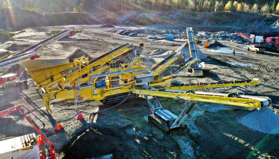 KJEMPE: Knuseverket H7e veier 100 tonn og er den nye toppmodellen til Keestrack. Den ble vist frem for første gang i Spydeberg under oktoberdagene til Fredheim Maskin.