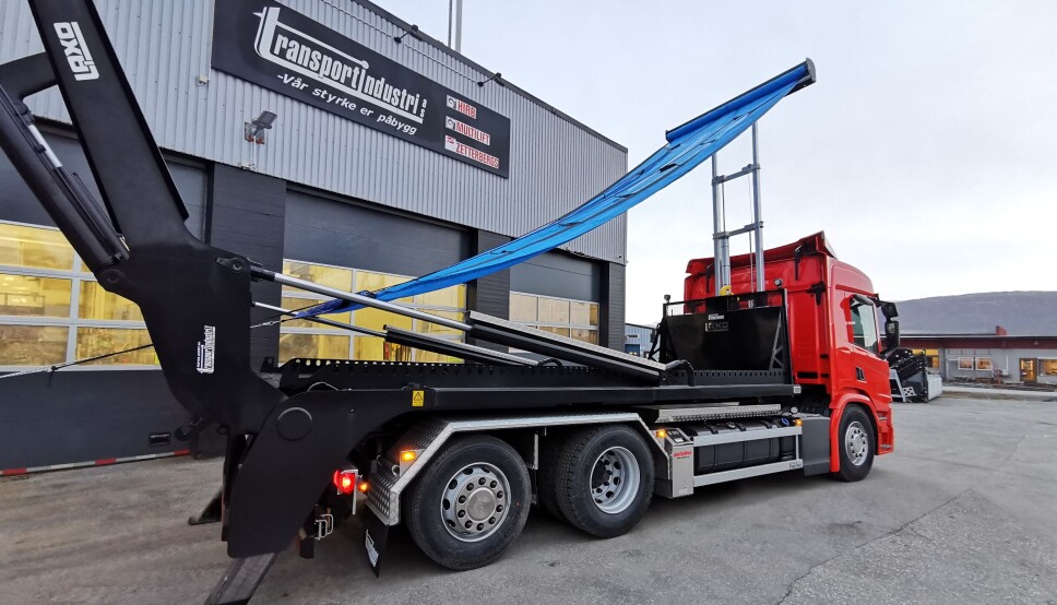 FORHANDLERE: KNAS og Transportindustri har blitt forhandlere for HyCover i Norge. .