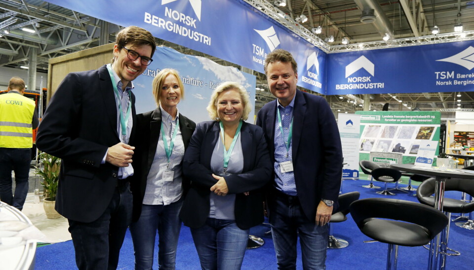 TEAM NORSK BERGINDUSTRI: Fra venstre er fagsjef Jakob Eckert, admin. ansvarlig Eli Tho Holen, generalsekretær Anita Helene Hall og fagsjef Lars-Erik Sletner.