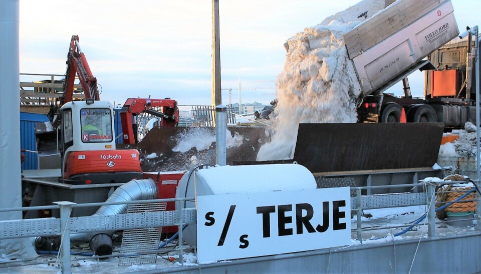 Snølekteren Terje tar imot Oslos snø. Ved store snøfall er Oslo Havn bekymret for kapasiteten.