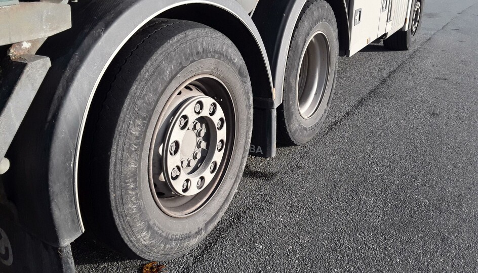 Vegvesenet: - 45.000 kroner i gebyr for å ha kjørt med boggien oppe