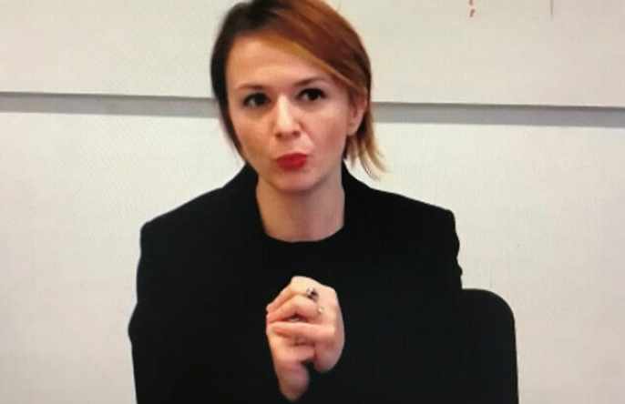 Sabina Karačić lyttet konsentrert til spørsmålene under disputasen.
