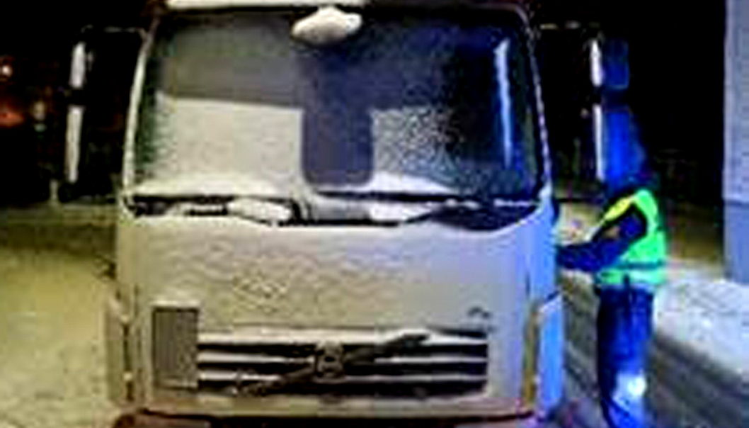 Sjåføren på denne lastebilen ble fotgjenger 4. desember i Haugesund: Sjåføren ble fratatt førerkortet på stedet, og det blir opp til en politijurist å avgjøre om førerkortbeslaget skal opprettholdes.