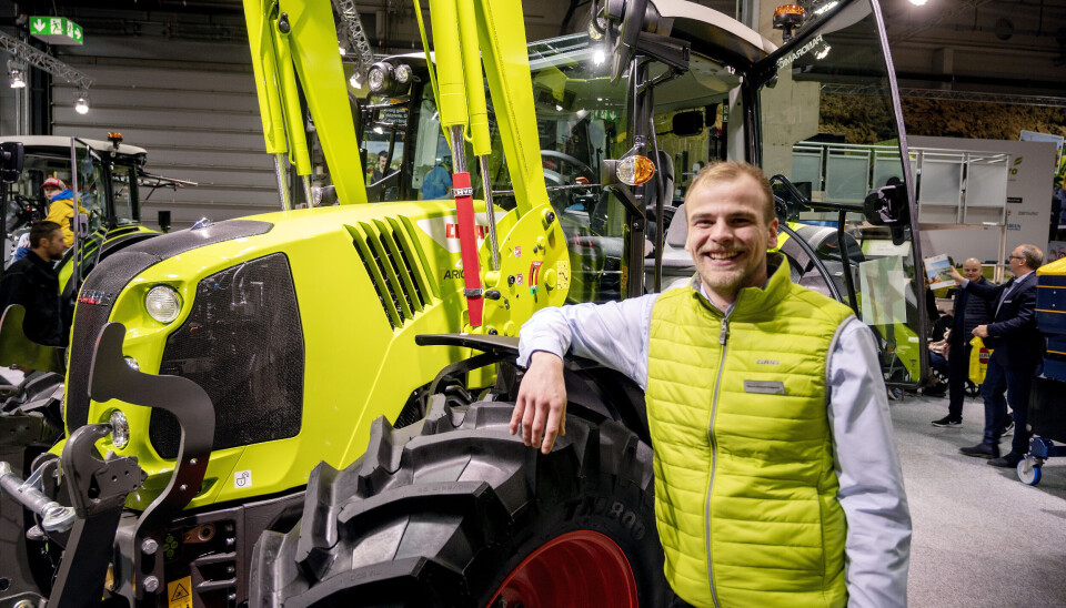 TOPPMODELL: Håvard Johansen Lindgaard fra Claas kunne vise frem en ny toppmodell i Arion 4- serien.