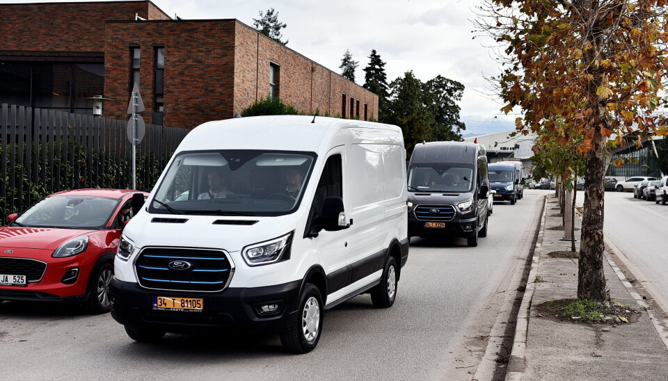 GOD Å KJØRE: Prototypene vi kjørte i Tyrkia var bokstaveligtalt nyproduserte og hadde rullet ut fra fabrikken et par dager før vi ankom, men den nye uavhengige bakfjæringen virker meget bra.