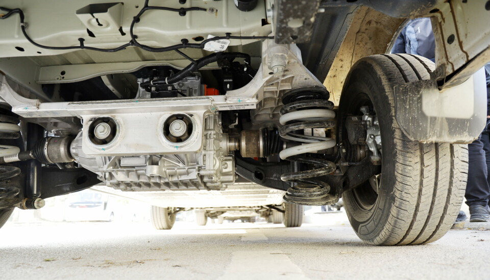 SPIRALFJÆRER: I de nye spiralfjærene sitter montert i den nye under rammen til bilen som også inneholder motoren.eTransit Tyrkia des 2021