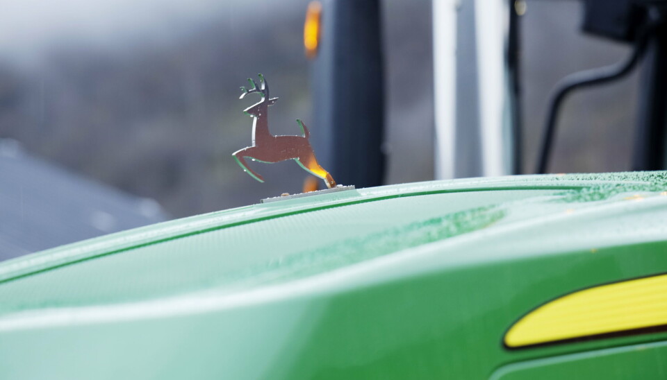 PANSERORNAMENT: Ikke dagligdags med panserornament på traktorer.