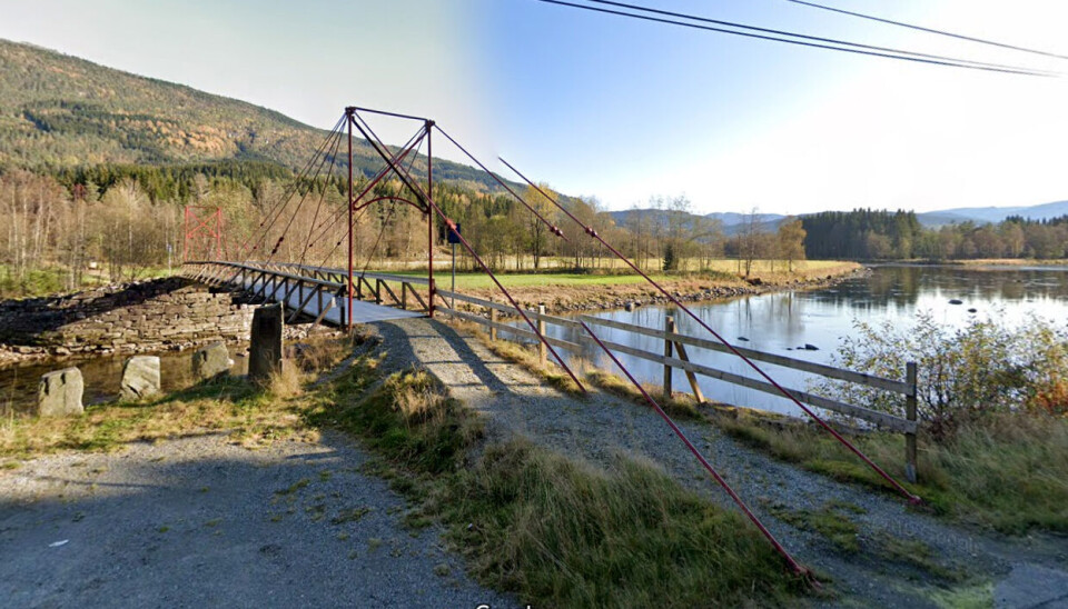 Grjotland bru i Voss er fra 1896. Den er den eldste bevarte skråstagbrua i Norge, og den var en tidlig forløper for bruene som senere ble bygget på 1970-tallet.