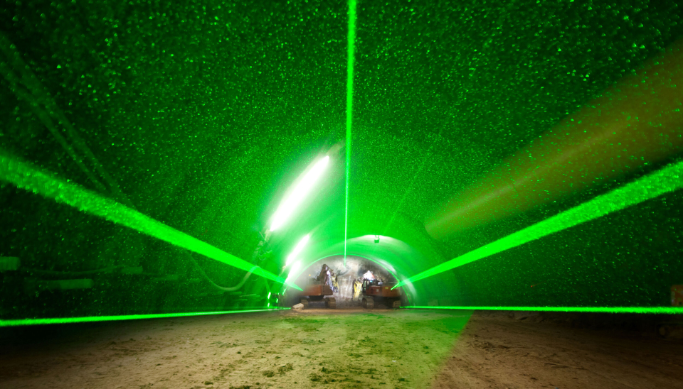 Lasermåling i tunnel.