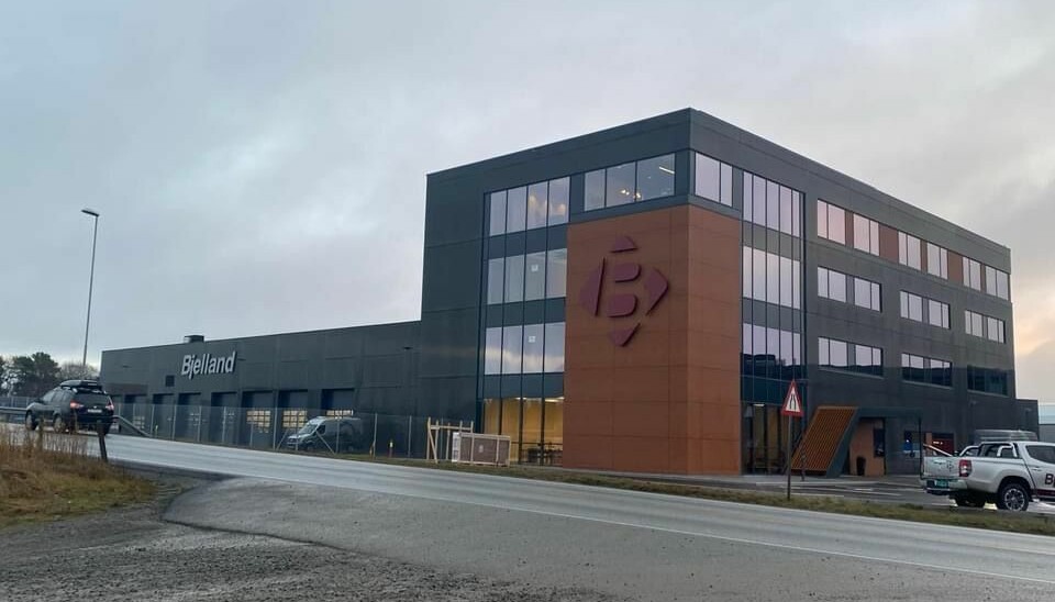 NYTT BYGG: Dette er Bjelland AS sitt nye bygg på Klepp stasjon på Jæren i Rogaland.