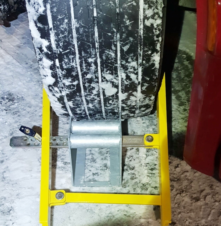 ELENDIG: Ikke egnet for glatte veier.