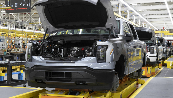 «Samlebåndene» hos Ford går for fullt for å dekke etterspørselen når USAs mest solgte bil gjennom flere tiår blir elektrisk.