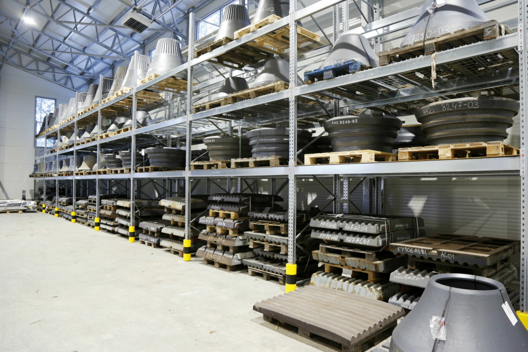 LAGER: Fredheim Maskin AS har bygget et nytt varmt lager på 1200 m2 på tomta i Spydeberg.