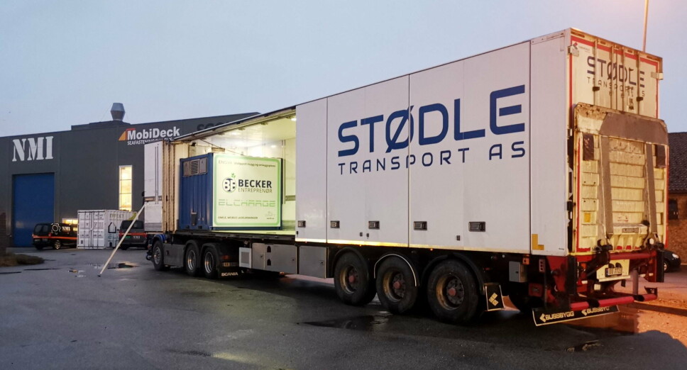 PÅ VEI: Ladecontainer fra Eldrift på vei til Becker Entreprenør.