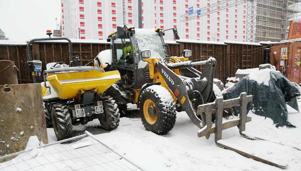 KUN ELEKTRISK: Her er elektriske hjullastere fra Volvo CE og Wacker Neuson på prosjektet.
