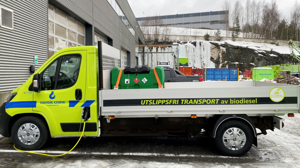 TANKBIL: Denne elektriske Fiat e-Ducatoen benytter Nordic Crane til å levere biodiesel til sine anlegg i Oslo-området.
