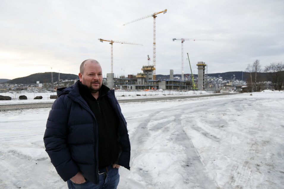 STYRER: Øyvind Frantzen (bildet) og serviceleder André Øhren i Kranor har ansvaret for antikollisjonssystemet både på Kranors Potain-kraner og på Altikrans Terex-kraner på prosjektet.