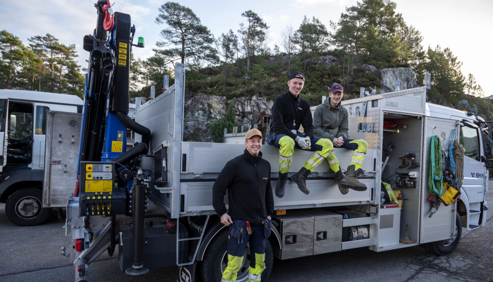 TILPASSET: Lagsbilen som Torbjørn Halsvik (t.v.), Erlend Johannessen og Didrik Krogstad fikk i januar er et skikkelig spesialbygg. BKK har sin egen standard på hvordan deres tilsvarende biler skal bygges opp.